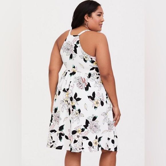 Torrid Mini Textured Knit Floral Skater Dress Size 2 2X - Picture 5 of 10